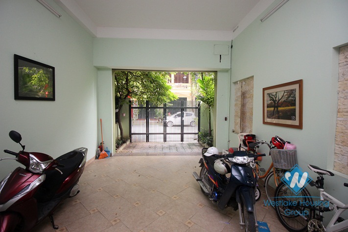 06 bedrooms, 06 bathrooms house for rent in Cau Giay district 